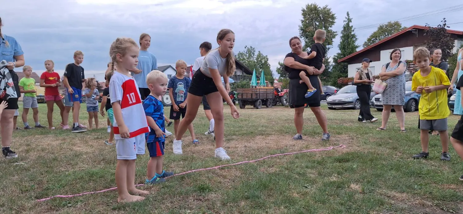 črna pešta seoske igre, sveta marija (8) črna pešta seoske igre, sveta marija (8)