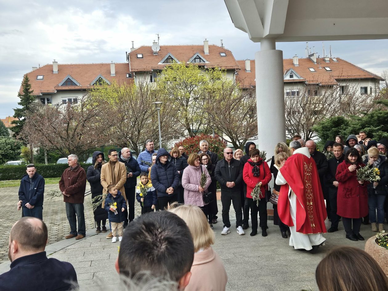 cvjetnica crkva Svetog Antuna Padovanskog (10) cvjetnica crkva Svetog Antuna Padovanskog (10)