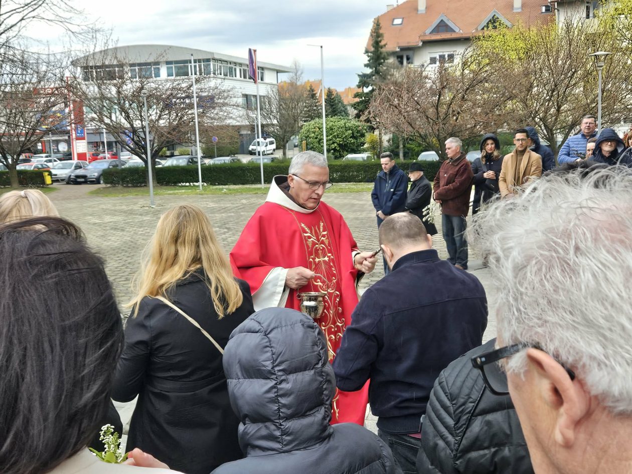 cvjetnica crkva Svetog Antuna Padovanskog (12) cvjetnica crkva Svetog Antuna Padovanskog (12)
