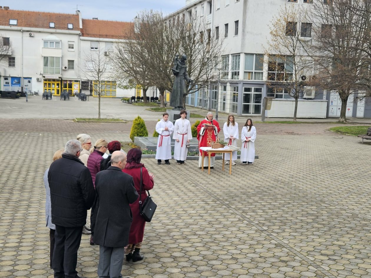 cvjetnica crkva Svetog Antuna Padovanskog (5) cvjetnica crkva Svetog Antuna Padovanskog (5)