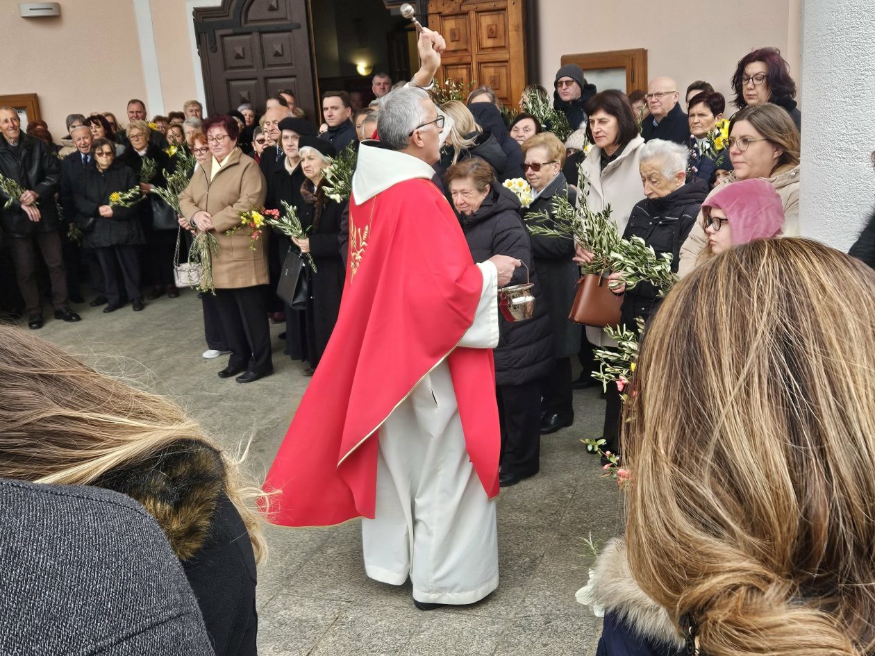 cvjetnica crkva Svetog Antuna Padovanskog (6) cvjetnica crkva Svetog Antuna Padovanskog (6)