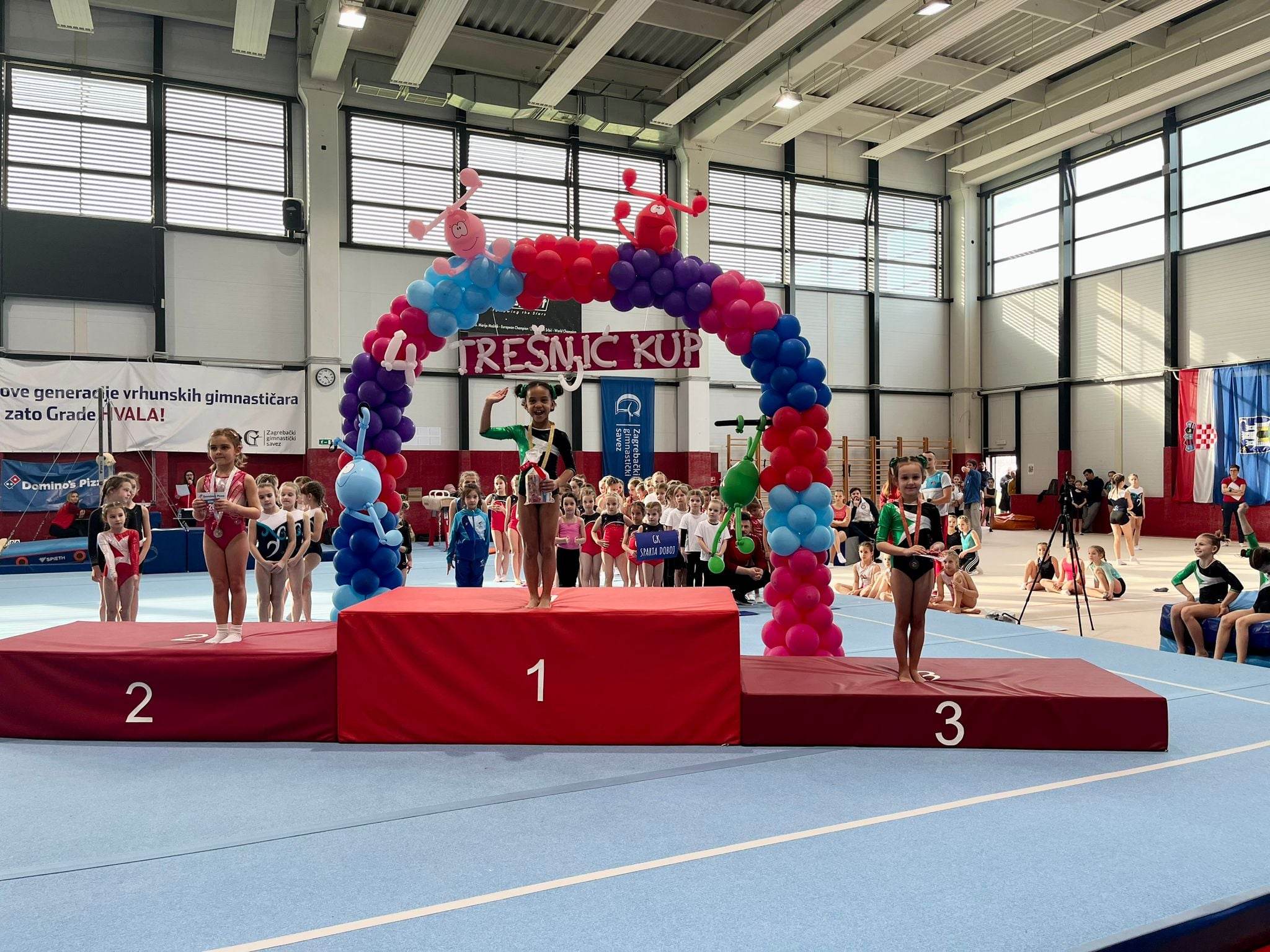 PRVI, ALI USPJEŠAN NASTUP Veliki uspjeh malih gimnastičarki GK-a Nedelišće u Zagrebu