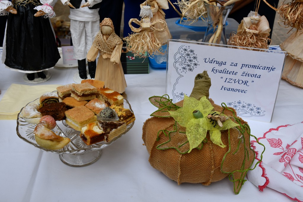‘BAKINI KOLAČI’ Najbolji kolač s jabukama pripremila je Natalija Munđar iz Križovca