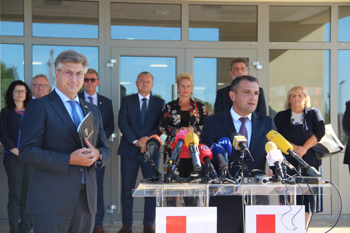 PLENKOVIĆ ‘Angažmanom i pristupom koji dajete obrazovanju u Međimurju činite iskorak u kvaliteti obrazovanja Hrvatske’ PLENKOVIĆ ‘Angažmanom i pristupom koji dajete obrazovanju u Međimurju činite iskorak u kvaliteti obrazovanja Hrvatske’