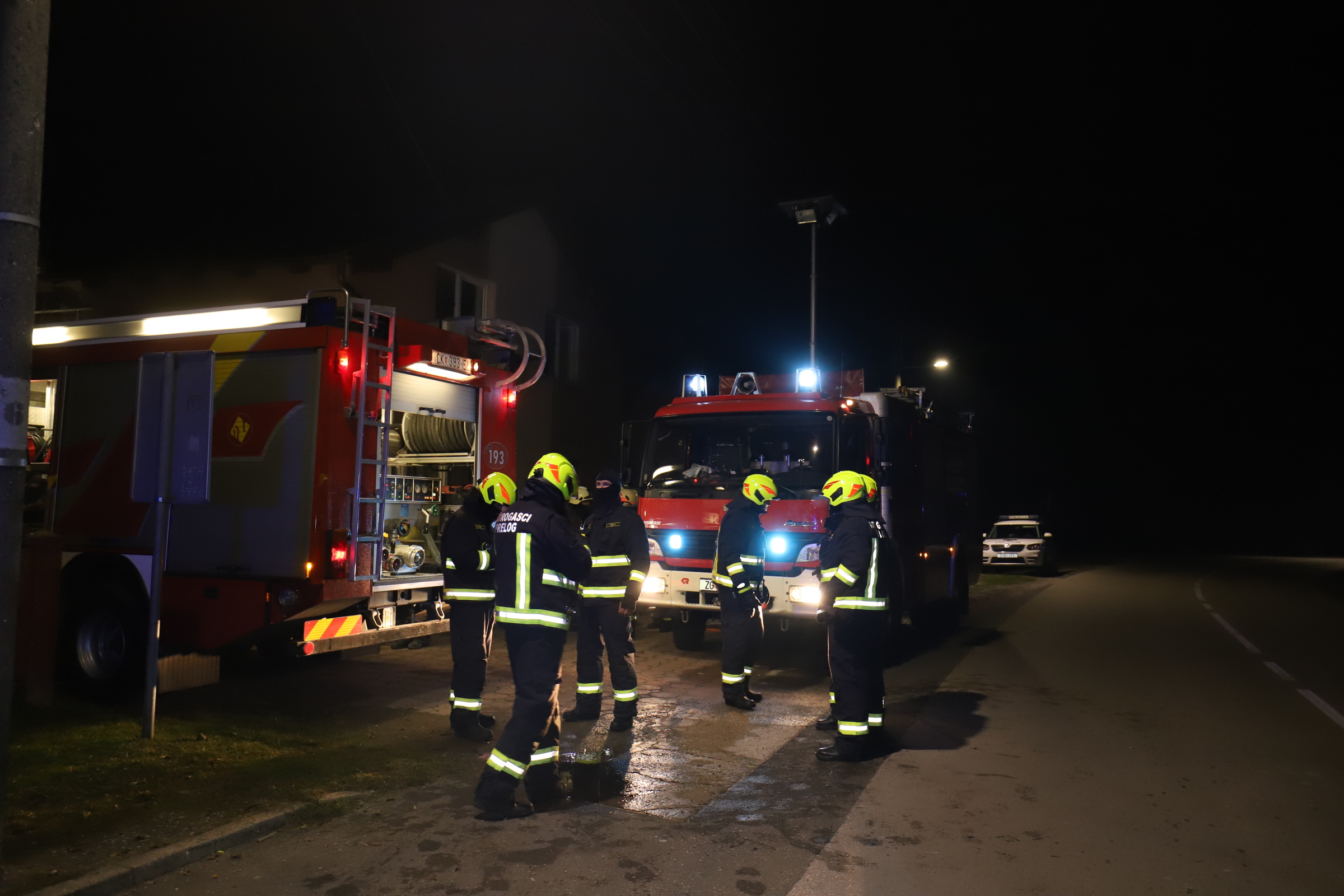 Požar staračkog doma u Otoku: Vatrogasci evakuirali 17 štićenika!