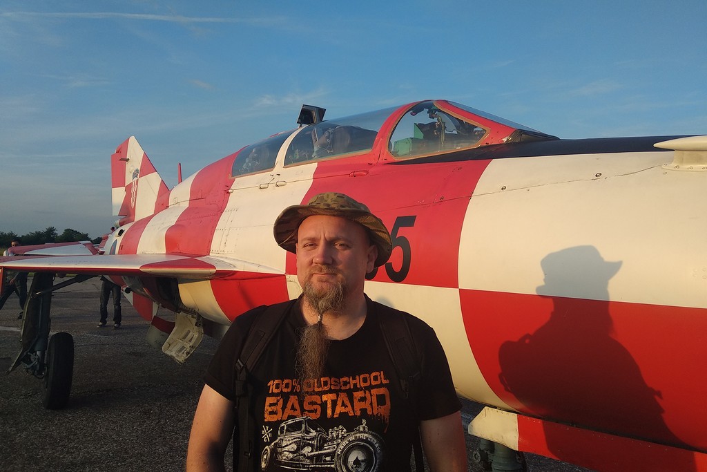 DANIJEL BLAŽEKA IZ ČEHOVCA Kako uhvatiti zrakoplov?