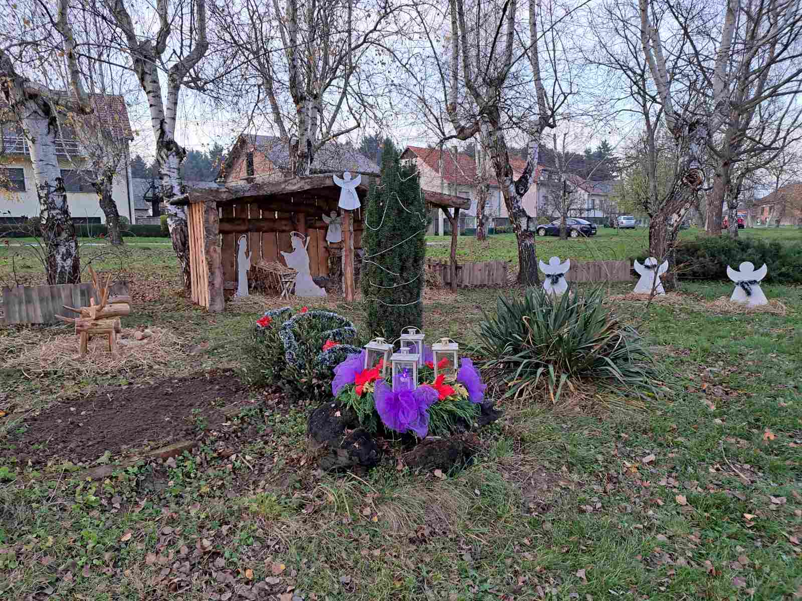 Vrijedni članovi KUD-a Mihovljan uredili prekrasne jaslice u svom mjestu