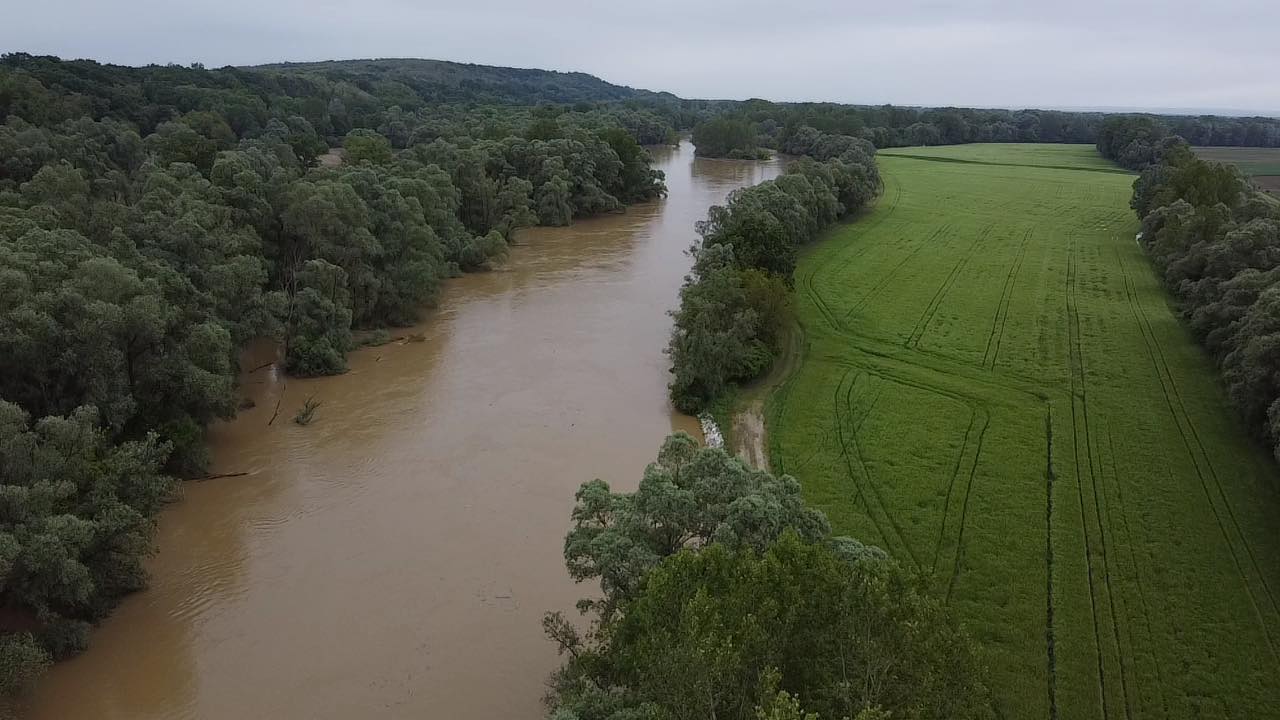 IZGLEDA STRAŠNO Nabujala Mura na potezu od Kotoribe do Donje Dubrave