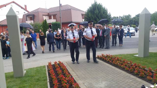 1351827897333713276411819627555