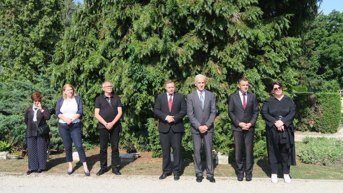 Odavanjem počasti svim poginulim i nestalim braniteljima i pripadnicima antifašističkog pokreta obilježen Dan antifašističke borbe u Međimurju Odavanjem počasti svim poginulim i nestalim braniteljima i pripadnicima antifašističkog pokreta obilježen Dan antifašističke borbe u Međimurju