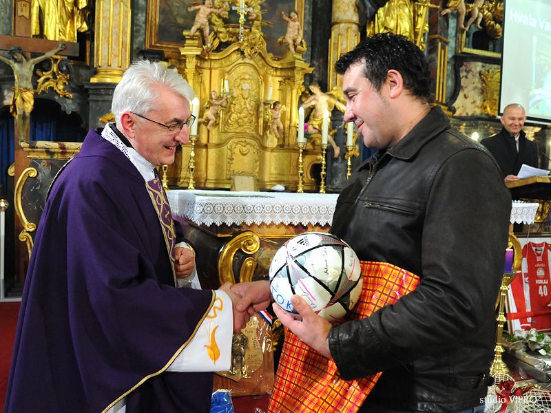 338014599dsc3357296752