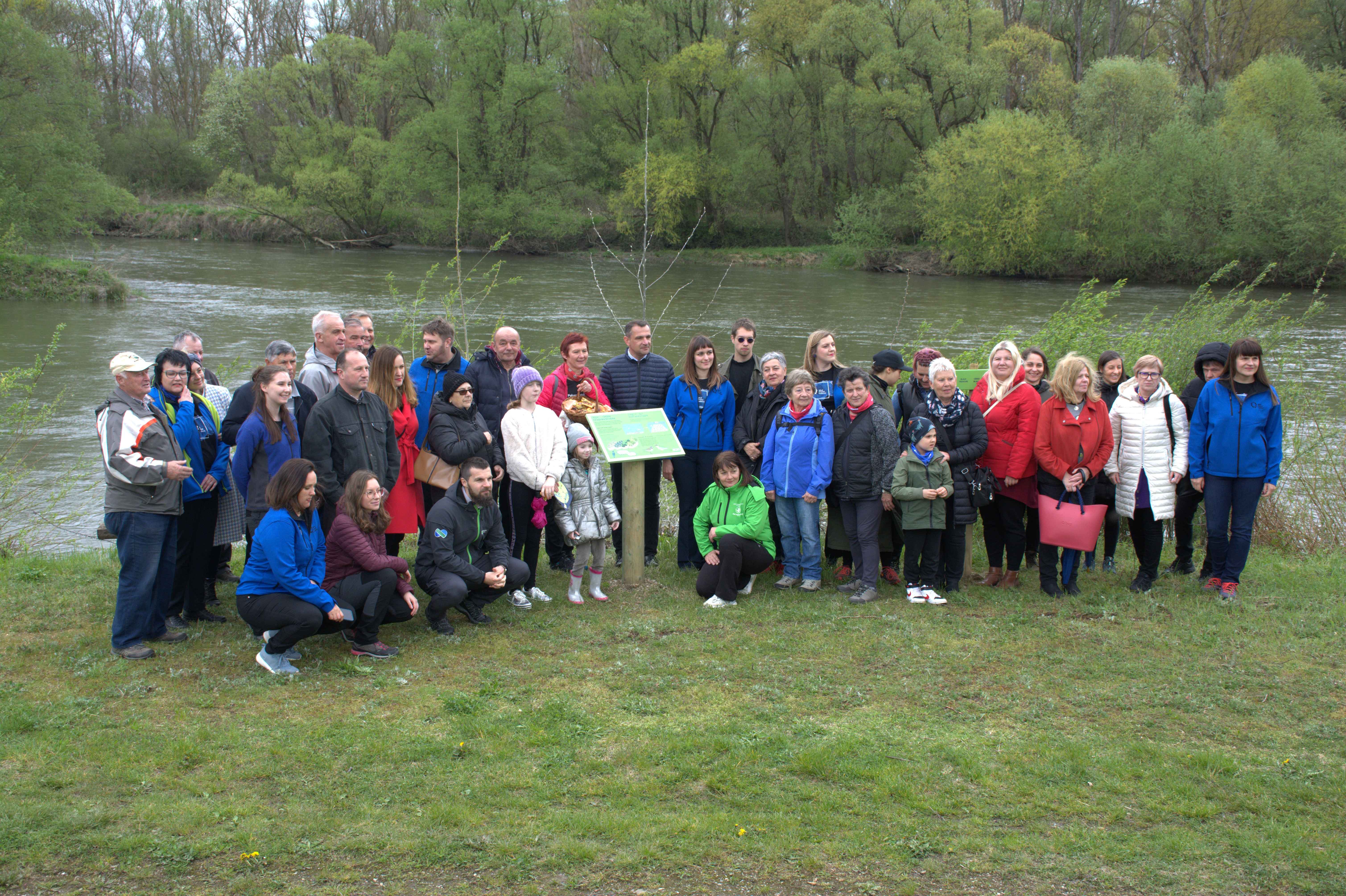 KRIŽOVEC Vrijeme je poslužilo i službeno je otvorena nova poučna staza “Čovjek i rijeka” KRIŽOVEC Vrijeme je poslužilo i službeno je otvorena nova poučna staza “Čovjek i rijeka”