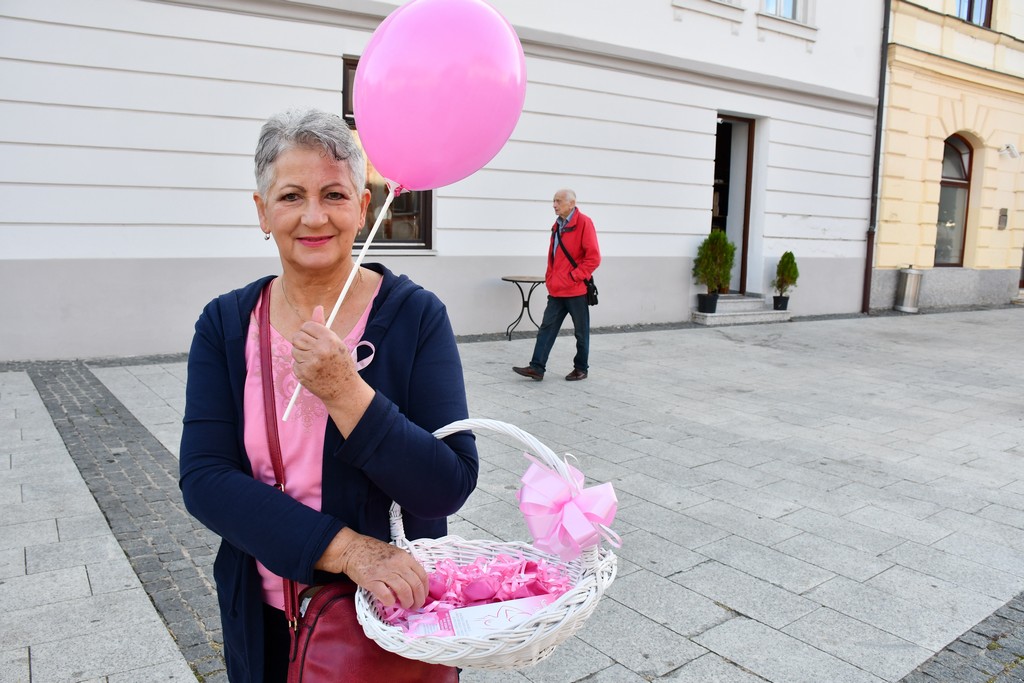 DAN RUŽIČASTE VRPCE Subotnje prijepodne u središtu Čakovca obasjano ružičastim tonovima