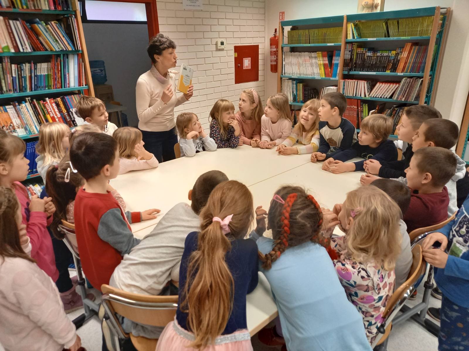 FOTO Posjet malih ‘Cvjetića’ knjižnici i pekari