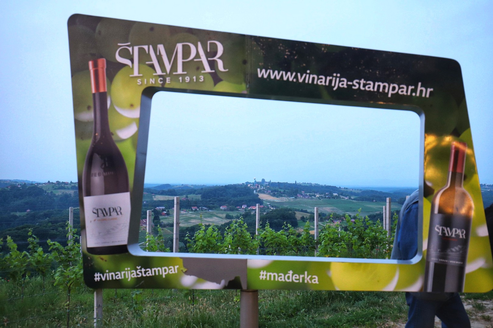 PRIZOR KOJI SE PAMTI Doček prvih zraka ljetnog sunca na Mađerkinom bregu nikog nije ostavio ravnodušnim PRIZOR KOJI SE PAMTI Doček prvih zraka ljetnog sunca na Mađerkinom bregu nikog nije ostavio ravnodušnim