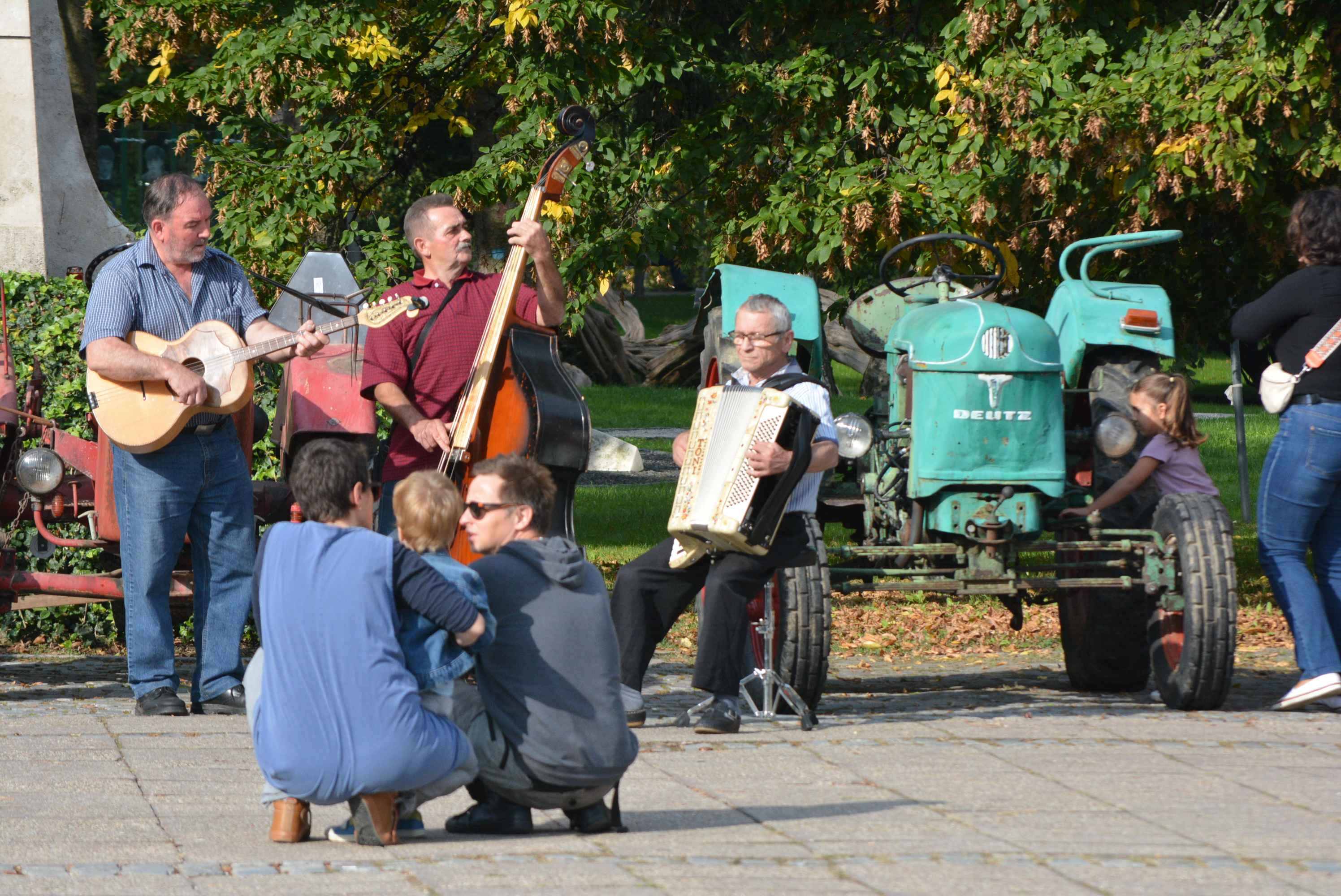 FOTO I VIDEO Putovanje kroz vremensku kapsulu na izložbi starih traktora i strojeva u sklopu manifestacije ‘Jesen u Čakovcu 2023.’