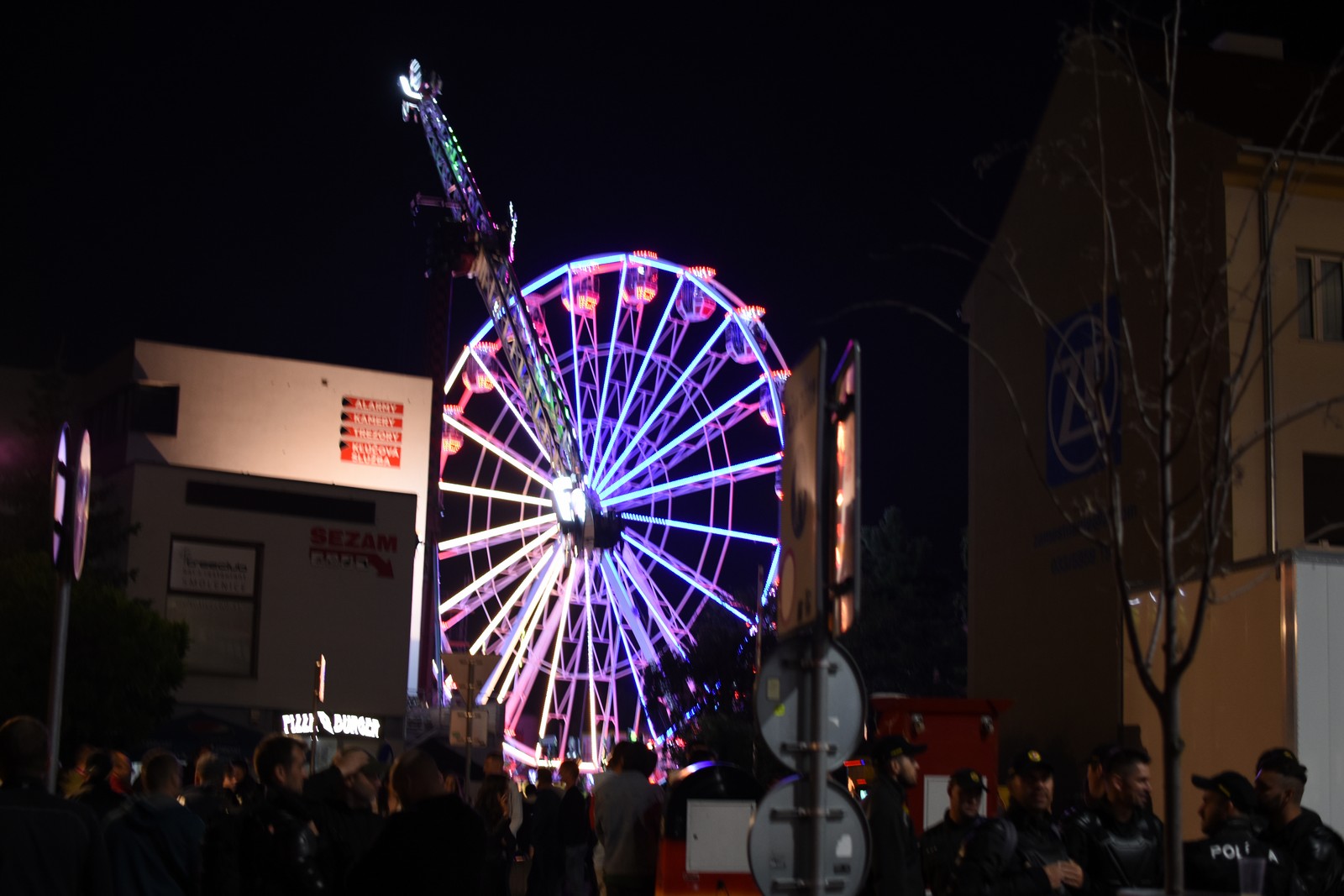 Image 3833613 (auto) Image 3833613 (auto)