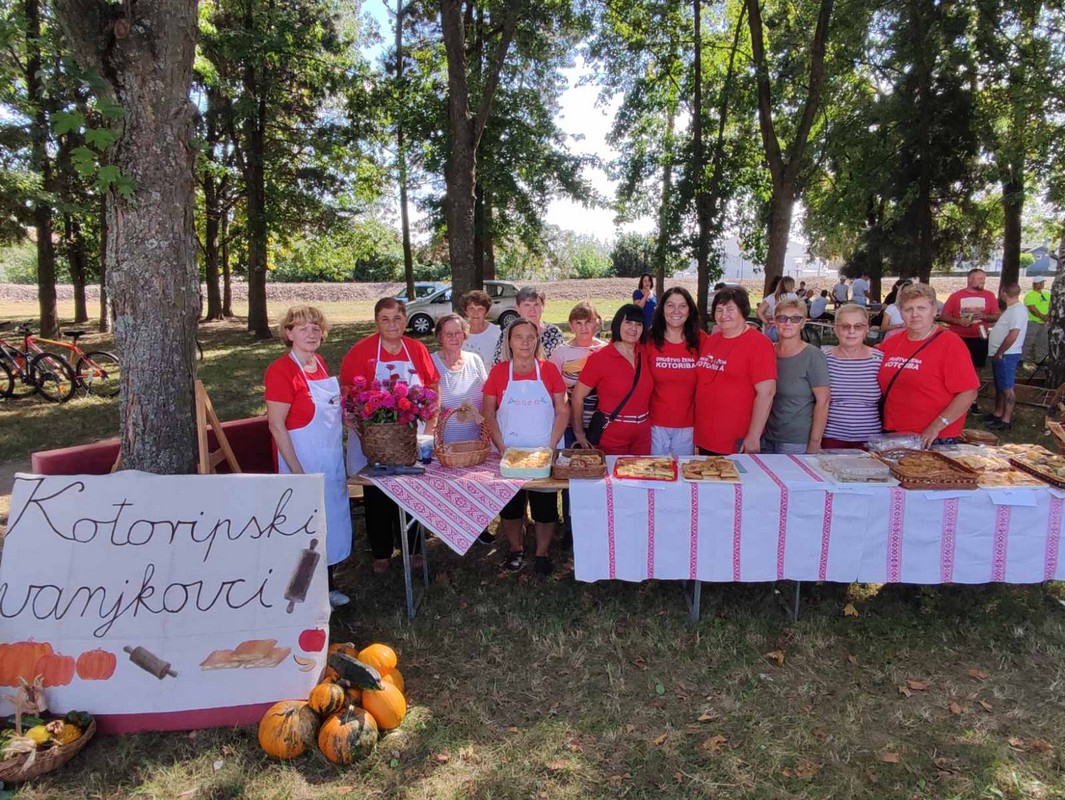 VIDEO I FOTO Vraćanje u kuhinje naših baka – kotoripske udruge pripremale tradicionalna jela VIDEO I FOTO Vraćanje u kuhinje naših baka – kotoripske udruge pripremale tradicionalna jela