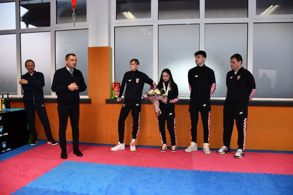 Brončana karatistica Aida Trstenjak dočekana u Maloj Subotici!