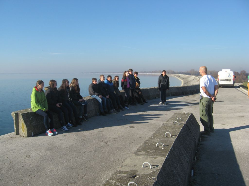 151112monitoring05753762