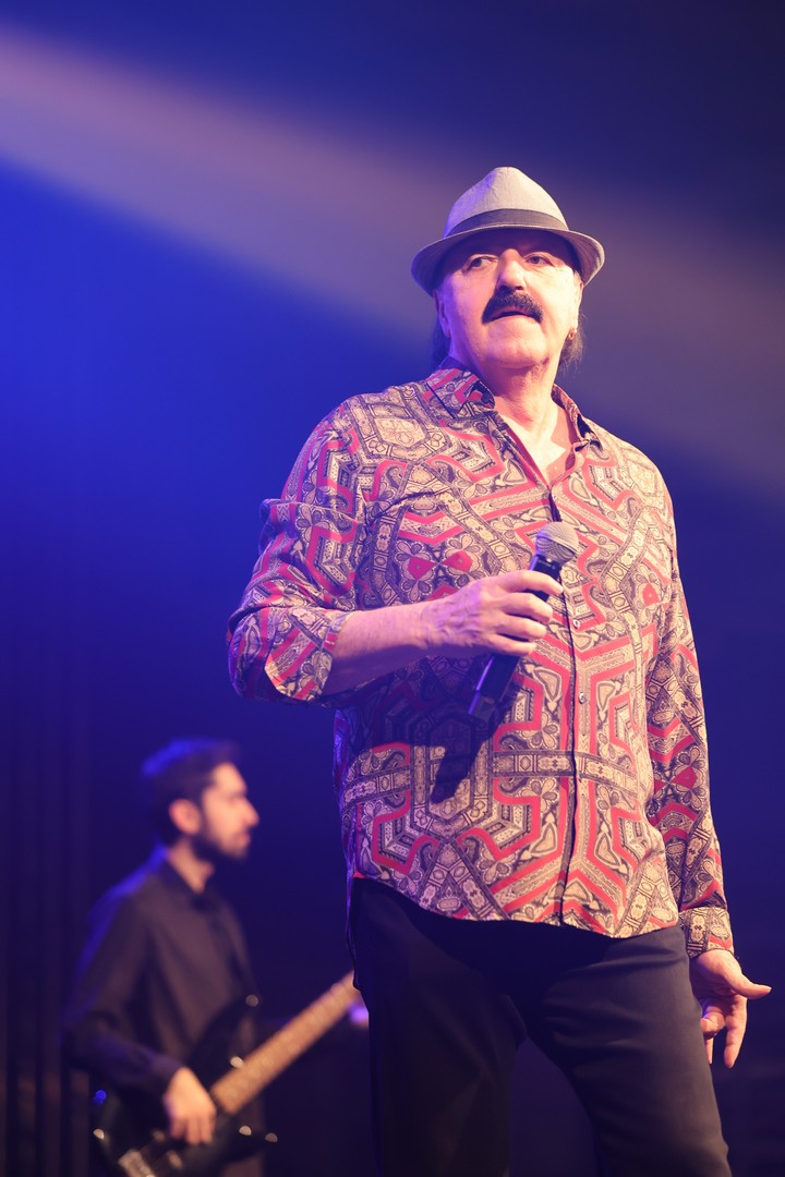 KONCERT U ČAKOVCU Haris Džinović svojim hitovima rasplesao i raspjevao publiku