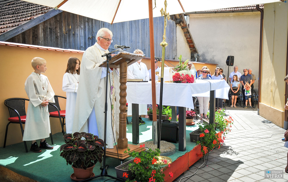 Otok obilježio svoje proštenje, Pobožnosti Presvetom Srcu Isusovu