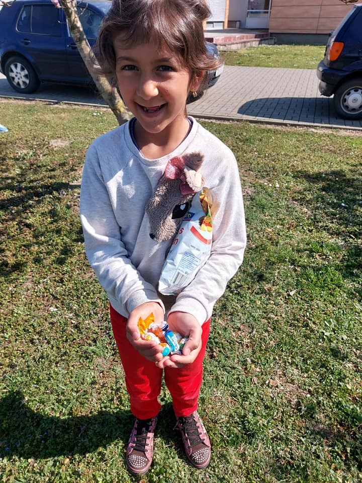 FOTO Područna škola Držimurec – Strelec: U dvorištu ih iznenadio zeko koji im je donio poklončiće za Uskrs FOTO Područna škola Držimurec – Strelec: U dvorištu ih iznenadio zeko koji im je donio poklončiće za Uskrs