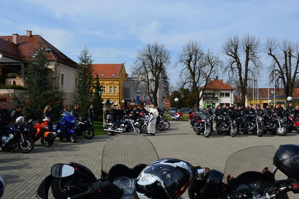 285211711blagoslov04143602