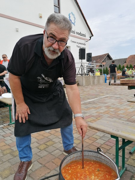 SVE BILO FINO 3. Eko kotlić na Trgu međimurske prirode okupio 13 ekipa