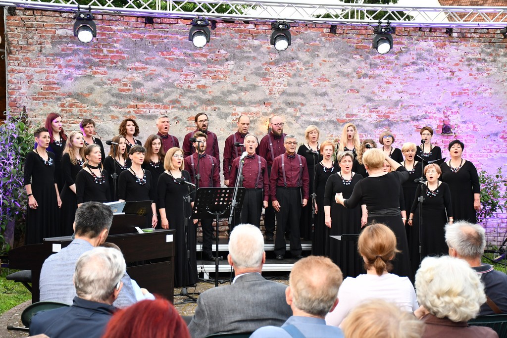 BILO JE ZA PAMĆENJE Koncert ‘Slavenski u Kraljevom vrtu’