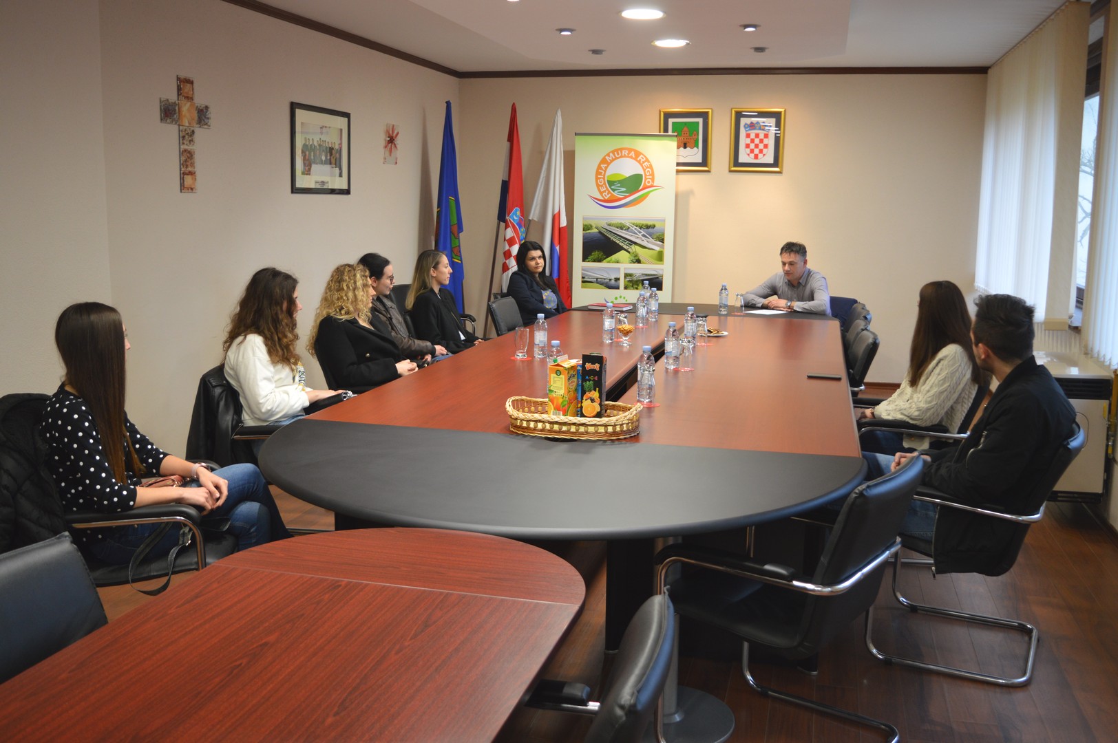 Načelnik Friščić ugostio studente: Općina Kotoriba će za pomoć studentima izdvojiti 60 tisuća kuna Načelnik Friščić ugostio studente: Općina Kotoriba će za pomoć studentima izdvojiti 60 tisuća kuna