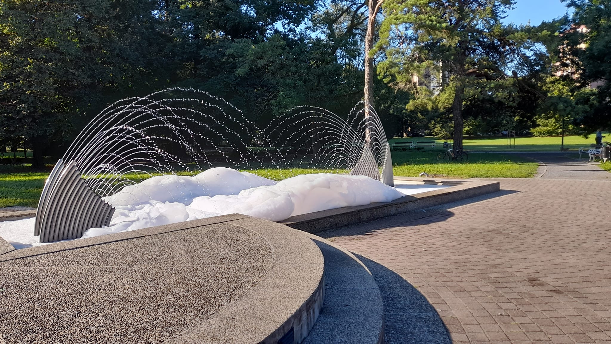 PJENA PARTI Netko je ove noći u čakovečkom parku izlio ‘Jar’ u fontanu