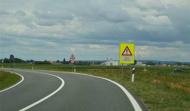 FOTO Sanirano je opasno raskrižje na cesti između Male Subotice i Orehovice!