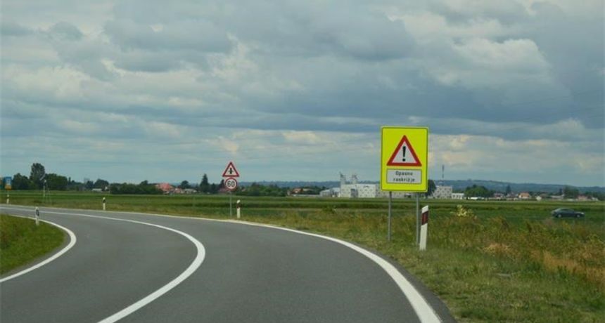 FOTO Sanirano je opasno raskrižje na cesti između Male Subotice i Orehovice! FOTO Sanirano je opasno raskrižje na cesti između Male Subotice i Orehovice!