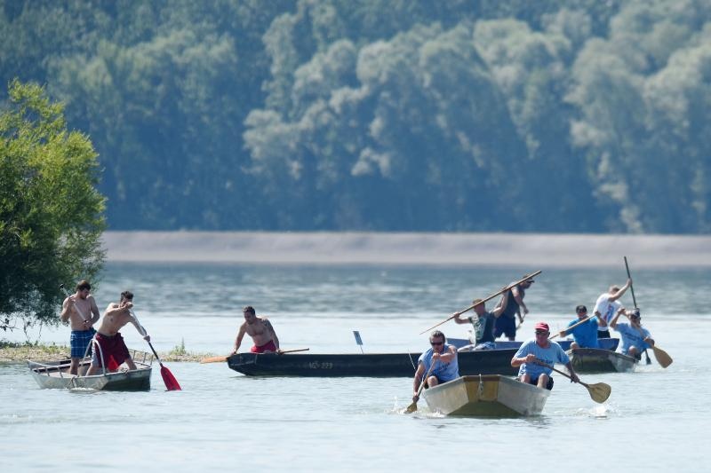 pxl10071613321858365942