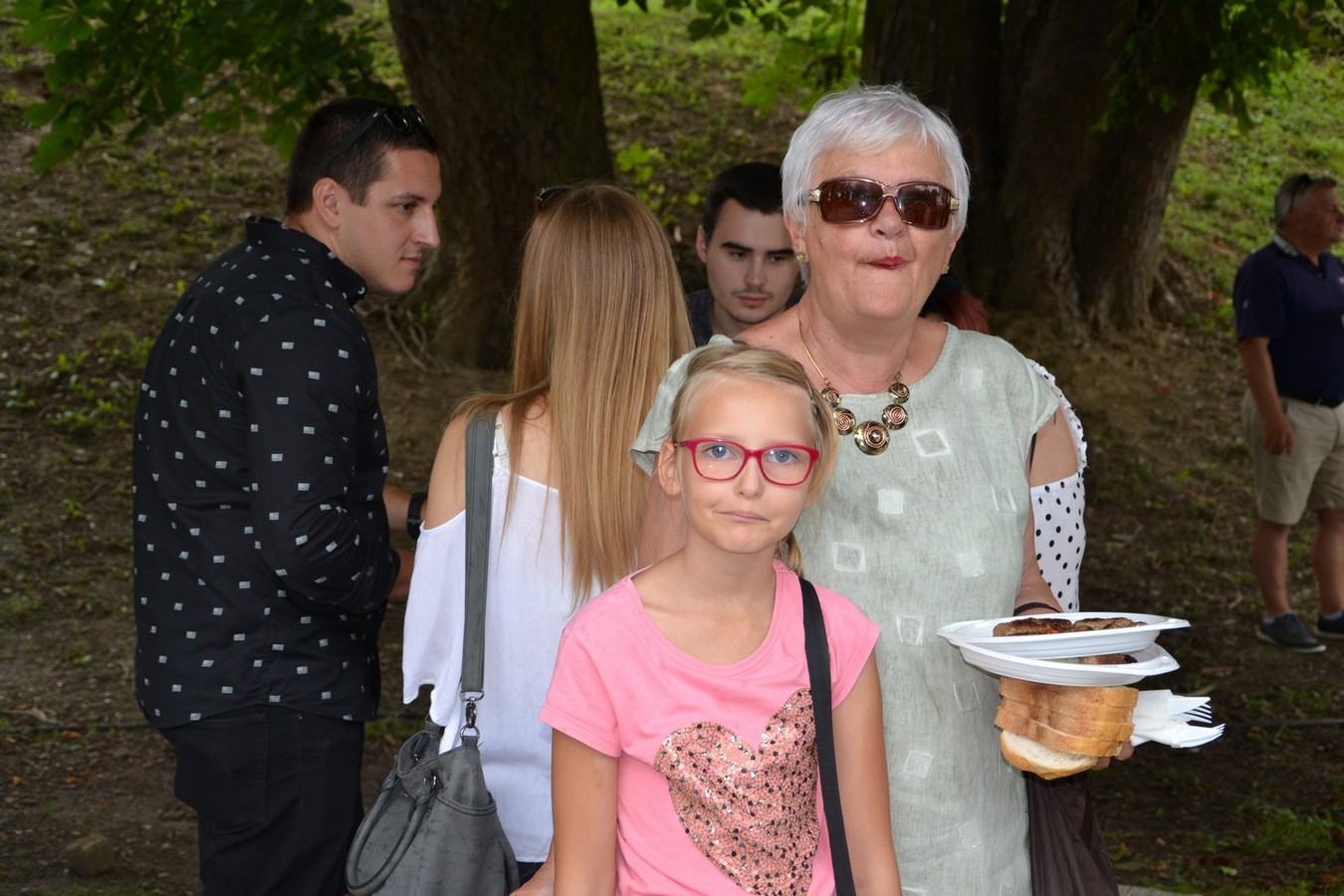 U jezeru Staroga Grada posjetitelji uživali u besplatnom ručku