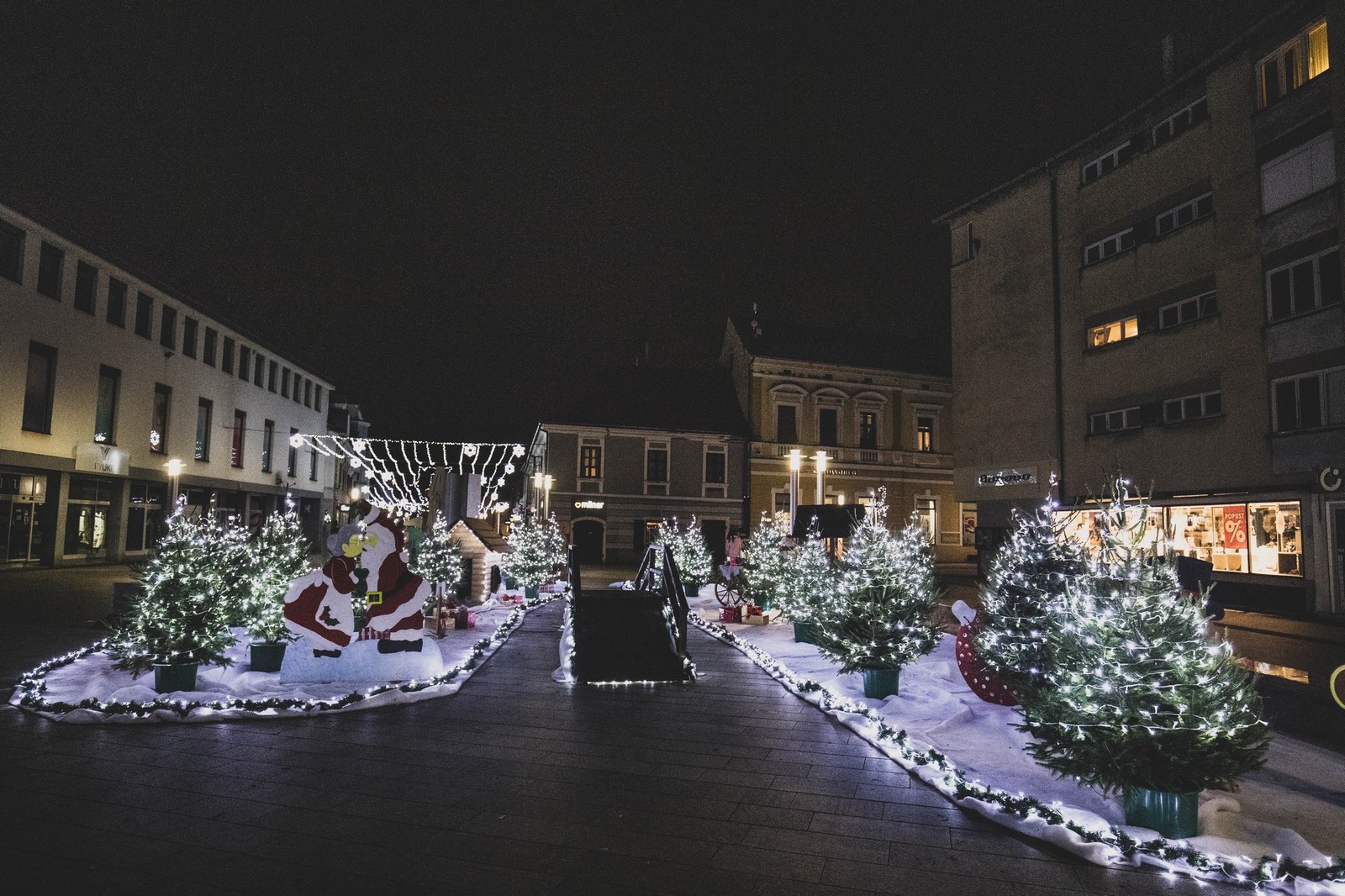 OVO JE PREKRASNO Božićno uređenje u centru Čakovca će vas oduševiti