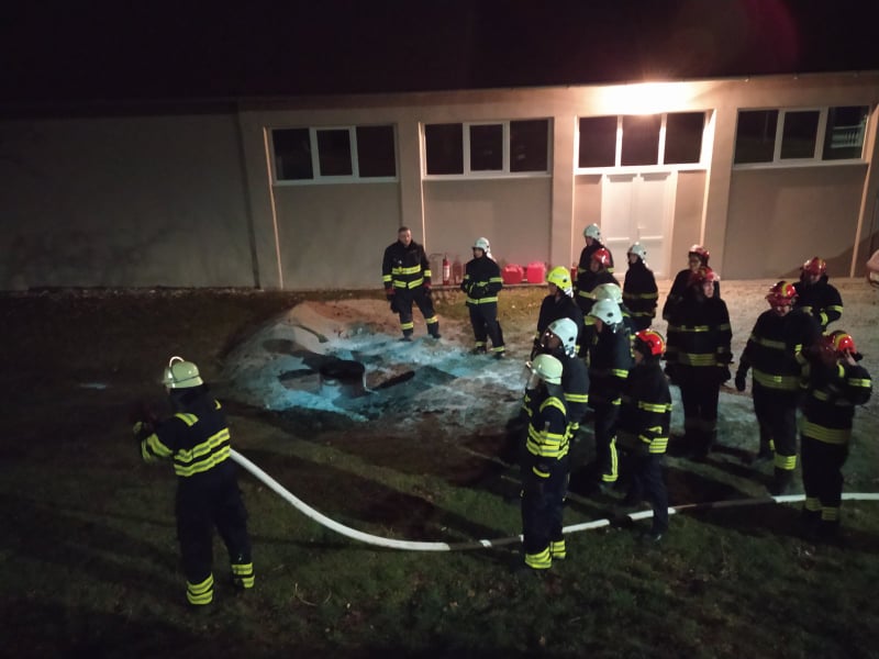 FOTO U DVD-u Preseka 25 kandidata položilo za vatrogasca i1 kandidat za vatrogasca prve klase FOTO U DVD-u Preseka 25 kandidata položilo za vatrogasca i1 kandidat za vatrogasca prve klase