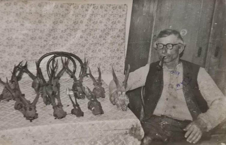 KAKO SU SE NEKAD RAUBŠICANJEM PREHRANJIVALI Josip Siladi prisjeća se svog oca Stjepana Siladija – lovca i krivolovca KAKO SU SE NEKAD RAUBŠICANJEM PREHRANJIVALI Josip Siladi prisjeća se svog oca Stjepana Siladija – lovca i krivolovca