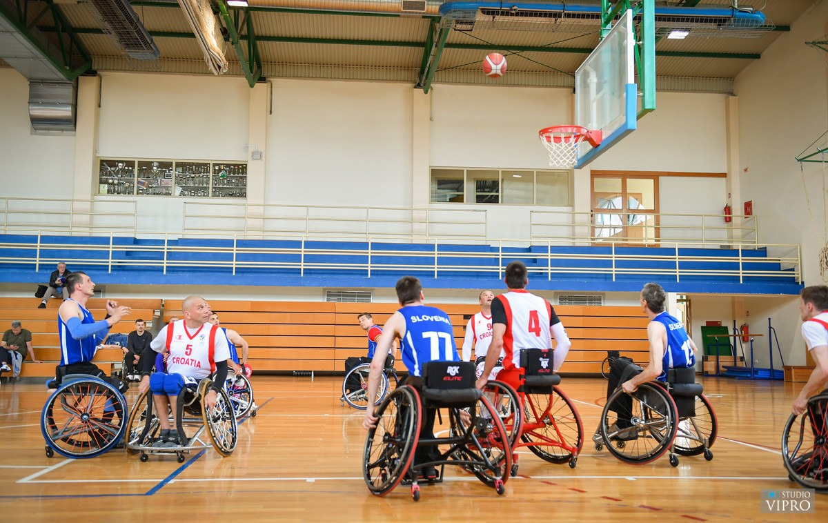 Košarkaši u kolicima