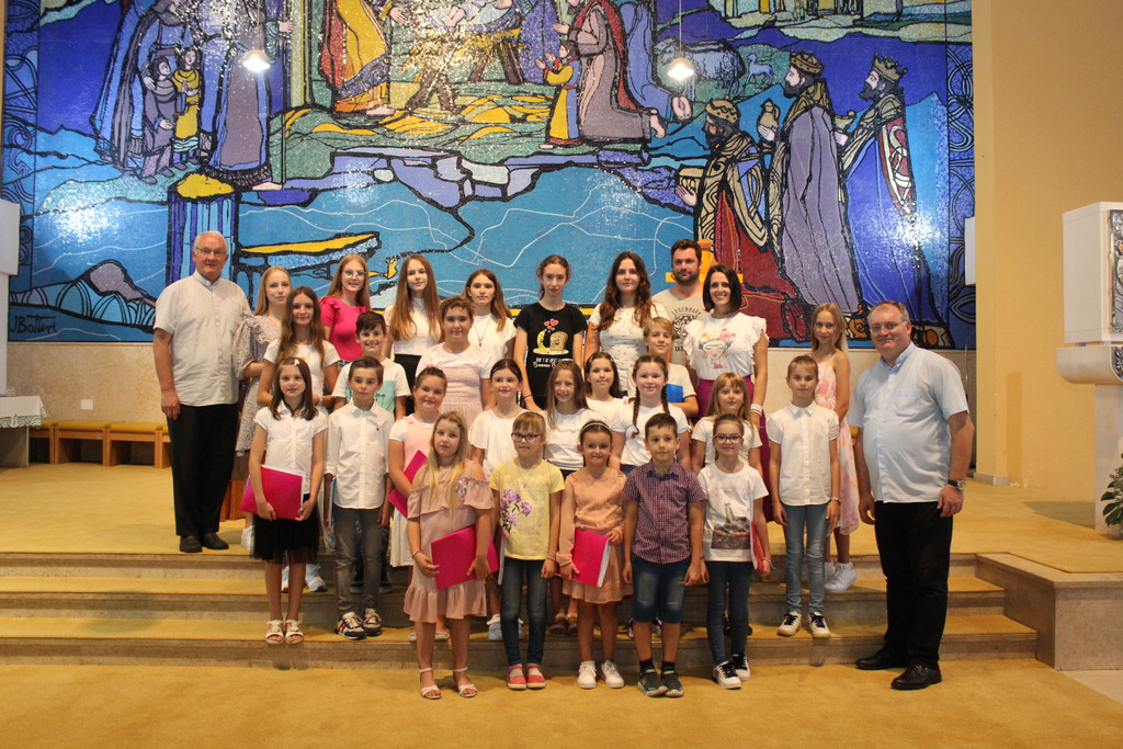 Dječji zbor ‘Marijina djeca’ iz Svete Marije pjevanjem uveličao misu u karlovačkom svetištu