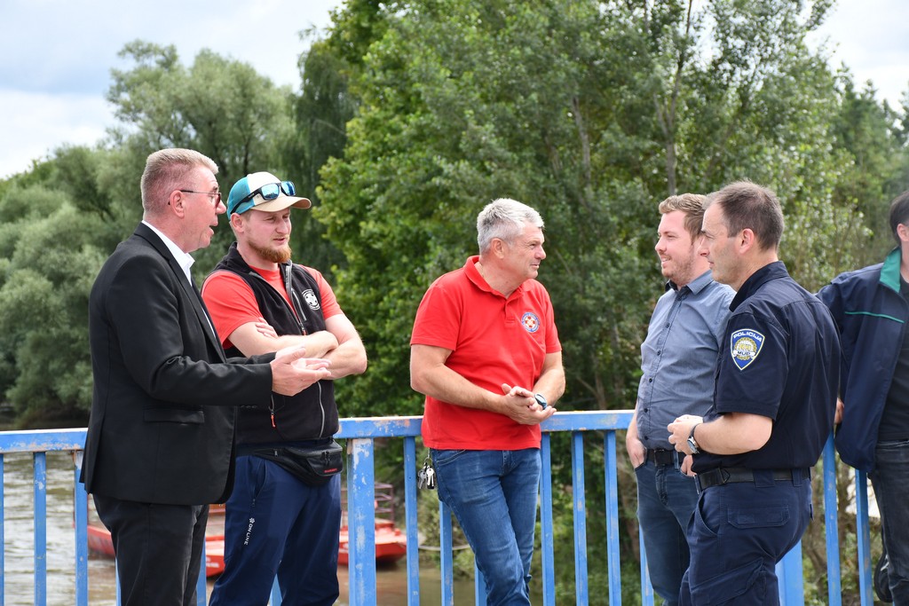 ŽUPAN POSAVEAC ‘Možemo biti ponosni i zadovoljni. Međimurje je u povijesno visokom vodostaju prošlo s najmanje mogućom štetom.’ ŽUPAN POSAVEAC ‘Možemo biti ponosni i zadovoljni. Međimurje je u povijesno visokom vodostaju prošlo s najmanje mogućom štetom.’