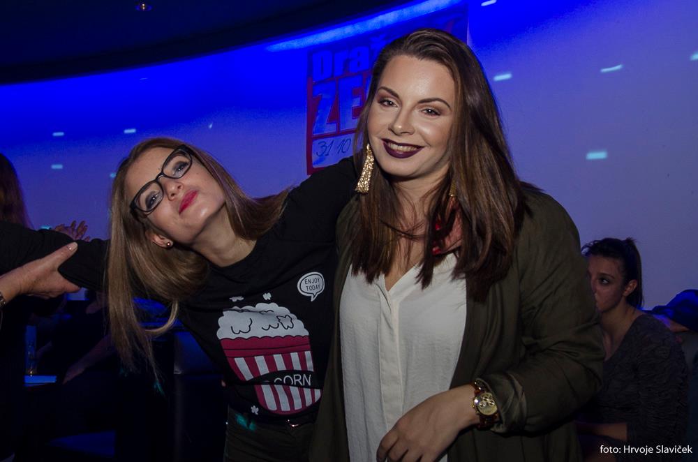 1493996012165701484175787452026