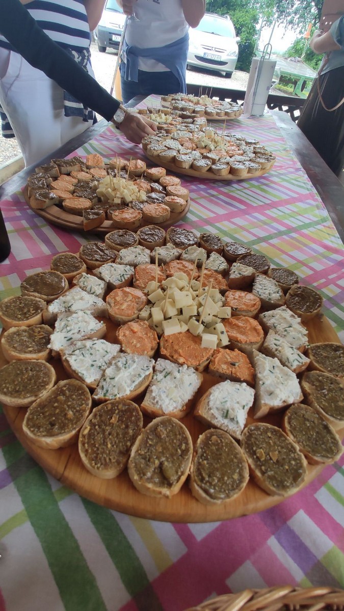 FOTO Putoholičari Iva i Branko daleka putovanja zamijenili promoviranjem vlastitog kraja