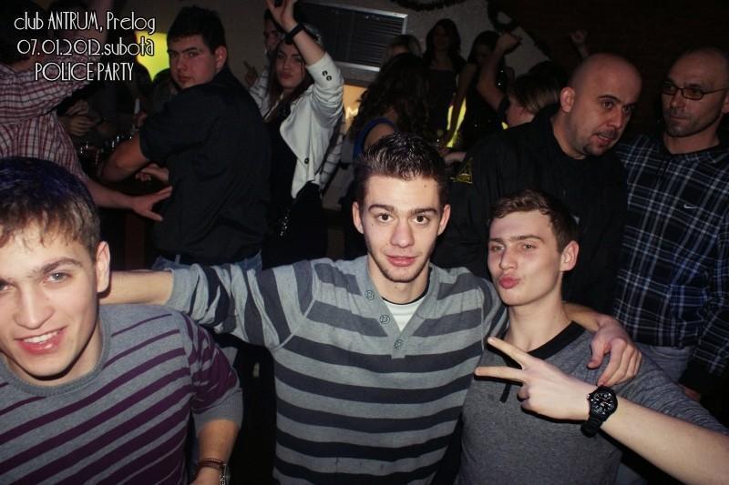 slika0010 Antrum (Subota, 7.1.2012) slika0010 Antrum (Subota, 7.1.2012)