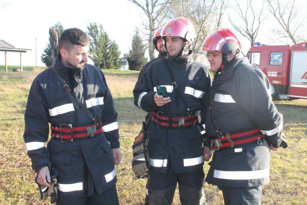 Vatrogasna vježba na obali Mičigen jezera