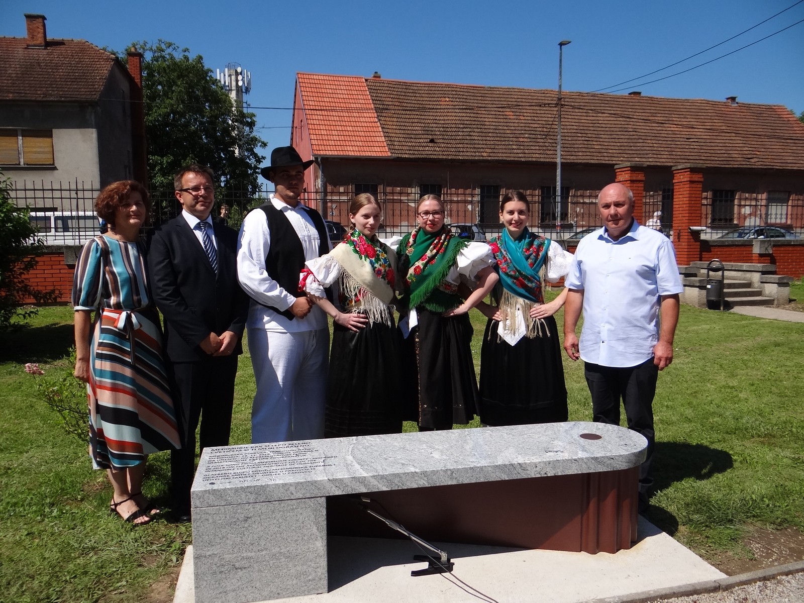 Ispred Učiteljskog fakulteta postavljena glazbena klupa posvećena međimurskoj popevki