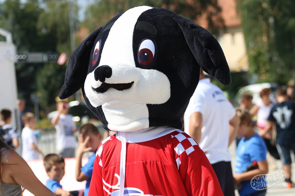 1414153912867436780024419152957