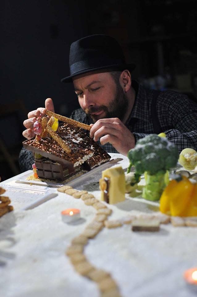 7028801020674036068066918518827