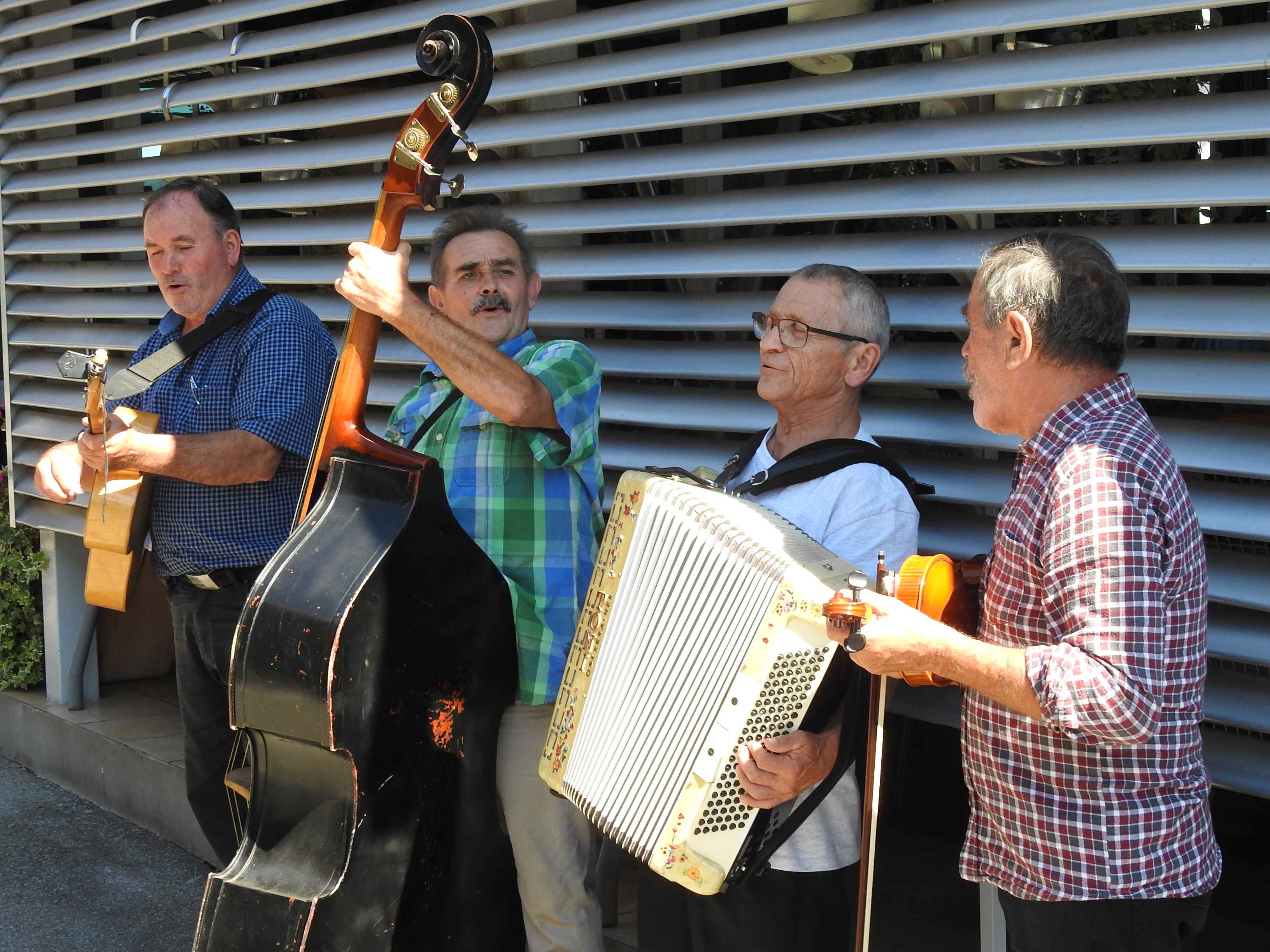 SELNICA Pogledajte kako je bilo na 17. susretu starih traktora